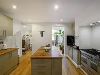 Недвижимость Finborough Road: 2