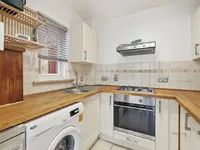 Недвижимость Debham Court, Pinemartin Close, Cricklewood: 2