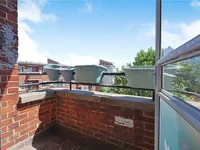 Недвижимость Rollo Court, Strasburg Road: 9