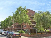 Недвижимость Rollo Court, Strasburg Road: 11