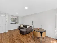 Недвижимость John Parker Square: 8