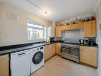 Недвижимость St. Saviours Estate, Abbey Street: 4