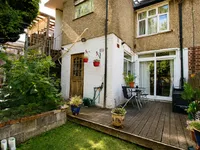 Недвижимость Braemar Avenue: 4
