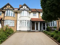 Недвижимость Braemar Avenue: 7