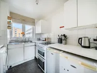 Недвижимость Layard Square: 11
