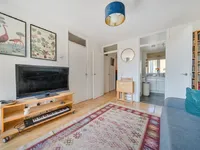 Недвижимость Layard Square: 15