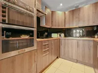 Недвижимость Shaftesbury Gardens, London, 6: 9