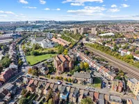Недвижимость Shortcroft Mead Court, Cooper Road, London.: 1