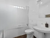 Недвижимость Shortcroft Mead Court, Cooper Road, London.: 7