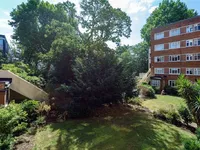 Недвижимость Upper Richmond Road: 4