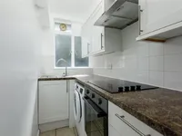 Недвижимость Upper Richmond Road: 8