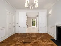 Недвижимость Alexander Square: 12