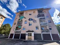 Недвижимость Четырехкомнатная в центре Горице: 2