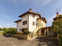 Недвижимость Четырехкомнатная Центр Гориция: 2