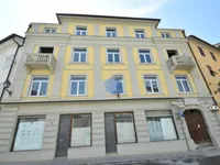 Недвижимость Двухкомнатная квартира в центре: 1