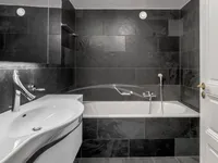 Недвижимость Apartment 5 rooms: 6