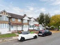 Недвижимость Бреймар Авеню, Ниисден, Лондон: 6