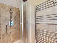 Недвижимость Эрскин Хилл, Хэмпстед Гарден Саберб: 2