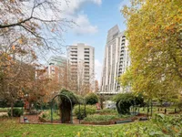 Недвижимость Саламанкская площадь: 10