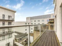 Недвижимость Коммершл Роуд, Лондон: 10