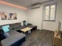 Недвижимость Двухкомнатная квартира в Центре: 3