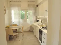 Недвижимость Двухкомнатная квартира в центре: 7