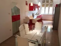 Недвижимость Трехкомнатная квартира в Центре: 8