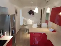 Недвижимость Трехкомнатная квартира в Центре: 10