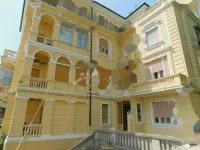 Недвижимость Трехкомнатная квартира в Центре: 22