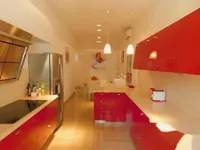 Недвижимость Трехкомнатная квартира в Центре: 30