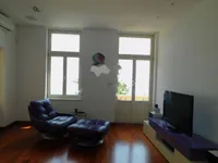 Недвижимость Трехкомнатная квартира в Центре: 32