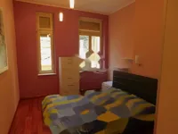 Недвижимость Трехкомнатная квартира в Центре: 54