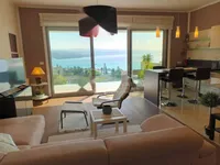 Недвижимость Трехкомнатная квартира в центре: 4