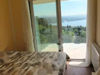 Недвижимость Трехкомнатная квартира в центре: 11