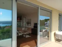 Недвижимость Трехкомнатная квартира в центре: 12