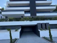 Недвижимость Трёхкомнатная квартира в центре: 2