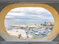 Недвижимость Трехкомнатная квартира центр: 2