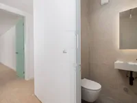 Недвижимость Трехкомнатная квартира в центре: 15