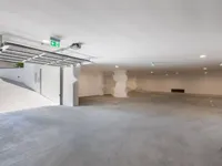 Недвижимость Двухкомнатная квартира в центре: 23