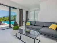 Недвижимость Четырехкомнатная квартира 264 м², Запад, Опатия: 1