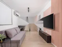 Недвижимость Трехкомнатная квартира, Центр: 2