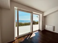 Недвижимость Трехкомнатная квартира, Запад: 1