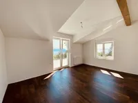 Недвижимость Трехкомнатная квартира, Запад: 7