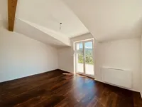 Недвижимость Трехкомнатная квартира, Запад: 8