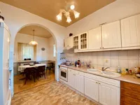 Недвижимость Четырехкомнатная квартира: 8