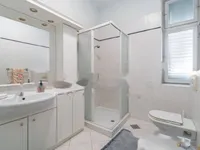 Недвижимость Трёхкомнатная квартира Центр: 12