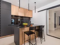 Недвижимость Семейный дом 200 м², Центр: 12