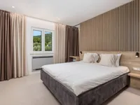 Недвижимость Семейный дом 200 м², Центр: 17