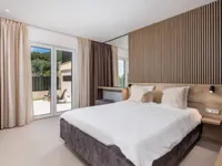 Недвижимость Семейный дом 200 м², Центр: 18