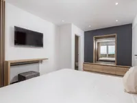 Недвижимость Семейный дом 200 м², Центр: 20